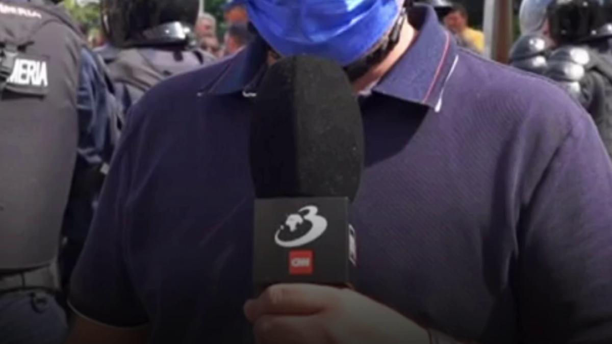 trei persoane au primit ingrijiri medicale din cauza gazelor lacrimogene strazile buzesti si paris sunt blocate