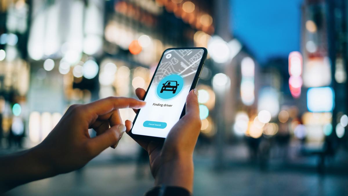 autoritatea rutiera lanseaza un nou sistem informatic pentru operatorii de ride sharing autorizatiile obtinute doar online