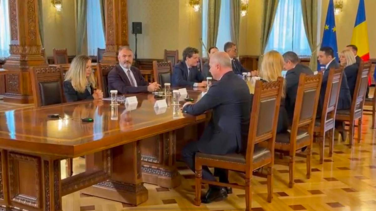 consultari la cotroceni pentru desemnarea candidatului la functia de premier nicusor dan a chemat joi toate partidele la discutii