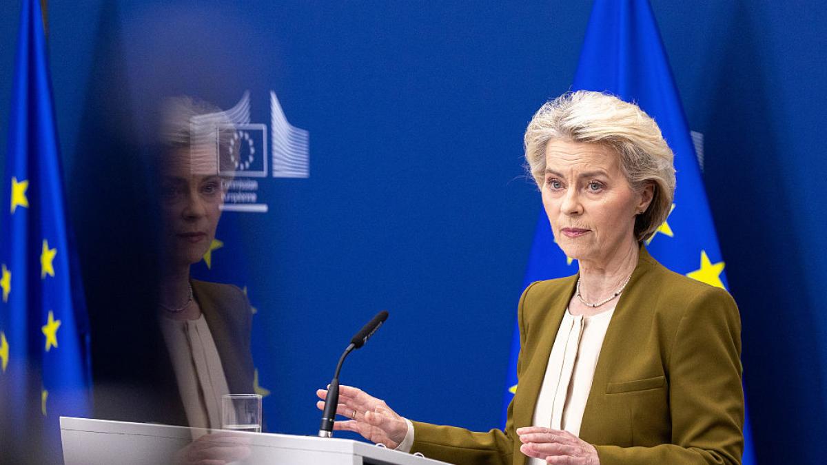politico ursula von der cine un sondaj de opinie recent arata cati europeni habar n au cine e presedinta comisiei europene