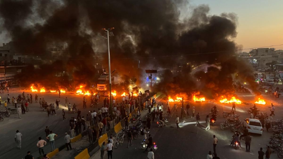 proteste in toata lume din cauza cresterii exorbitante a pretului la combustibil nu vrem salarii mai mari vrem benzina mai ieftina