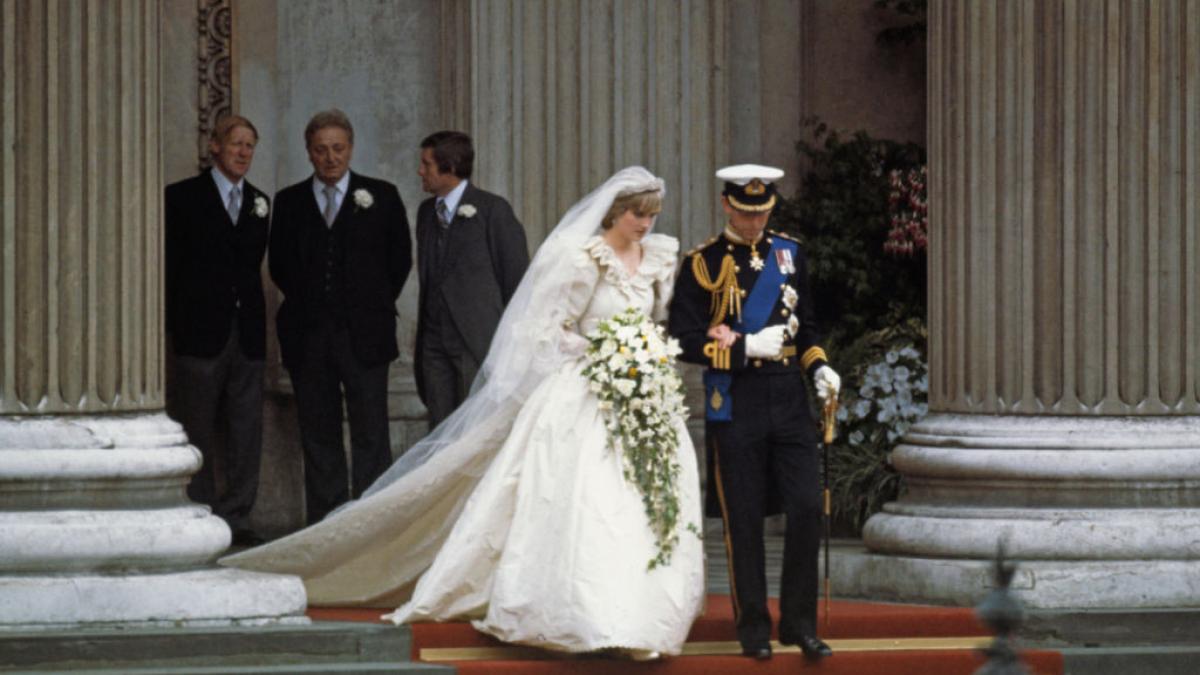 fii linistit o vom uita destul de repede intr un gest rar regele charles raspunde criticilor facute de fratele printesei diana