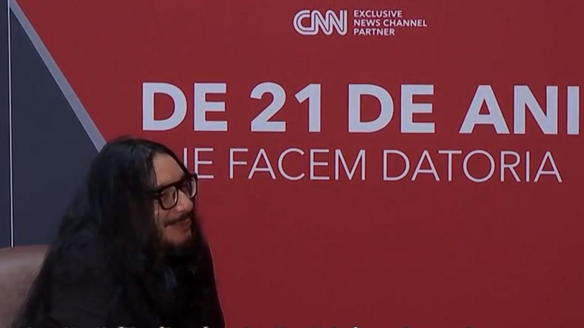 poza in care apare Nemanja Radulović, violonist sârbo-francez