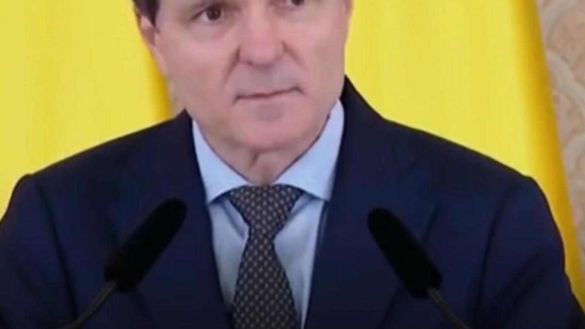 nicusor dan e furios pe partide dupa 4 luni de criza un sef de partid mi a spus romania e problema ta partidul e problema mea