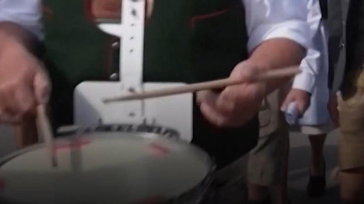 oktoberfest se pregateste sa si deschida portile sute de mii de vizitatori sunt asteptati la munchen