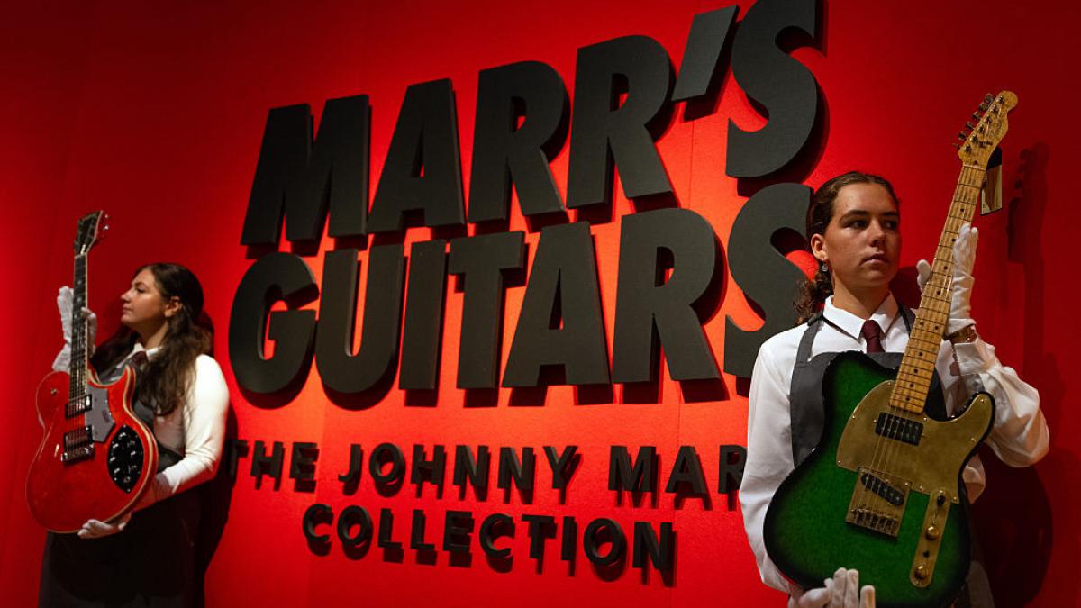 doua chitare ale lui johnny marr fost membru the smiths s au vandut cu peste 650 000 de euro la licitatie