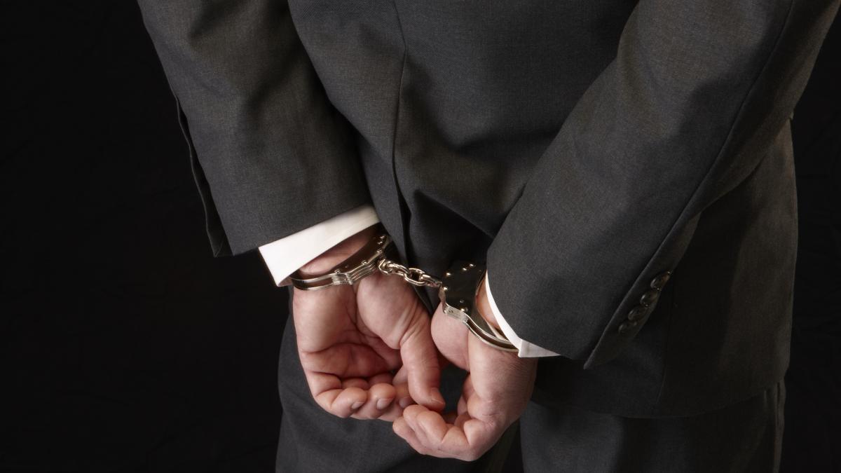un deputat din polonia a fost retinut la solicitarea parchetului european el este suspect intr un dosar de frauda cu fonduri europene