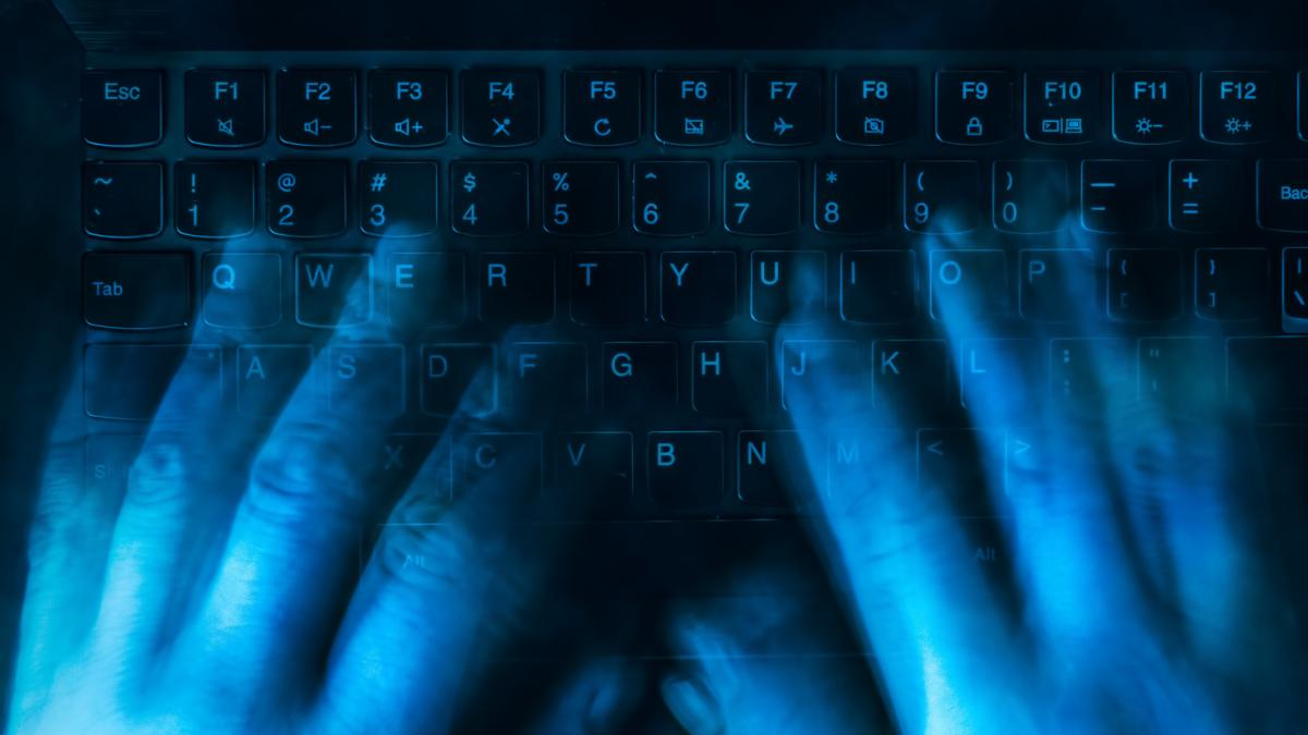 rusia acuza un atac cibernetic fara oprire asupra platformei de vot electronic si a fibrei optice din orient in ziua alegerilor