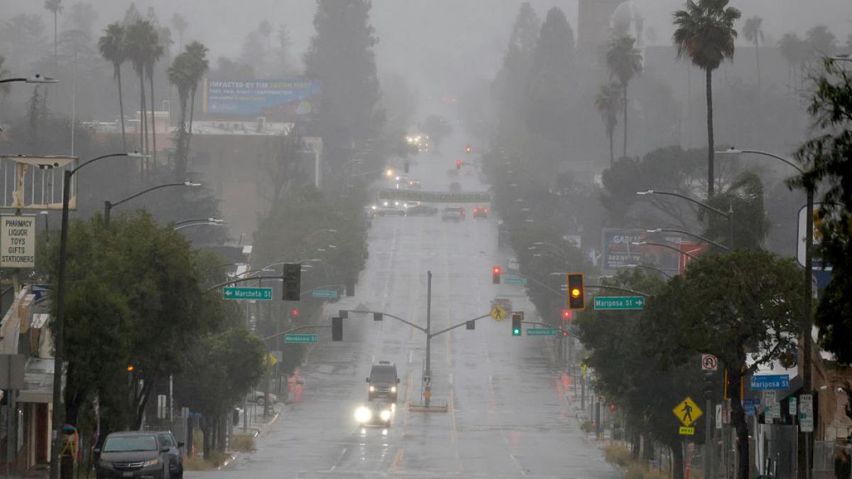 california declara stare de urgenta inainte de el nino autoritatile se pregatesc pentru furtuni violente si inundatii