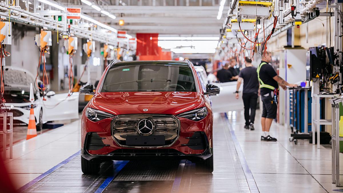 bild mercedes isi ameninta angajatii din germania reduceti costurile sau inchidem doua fabrici