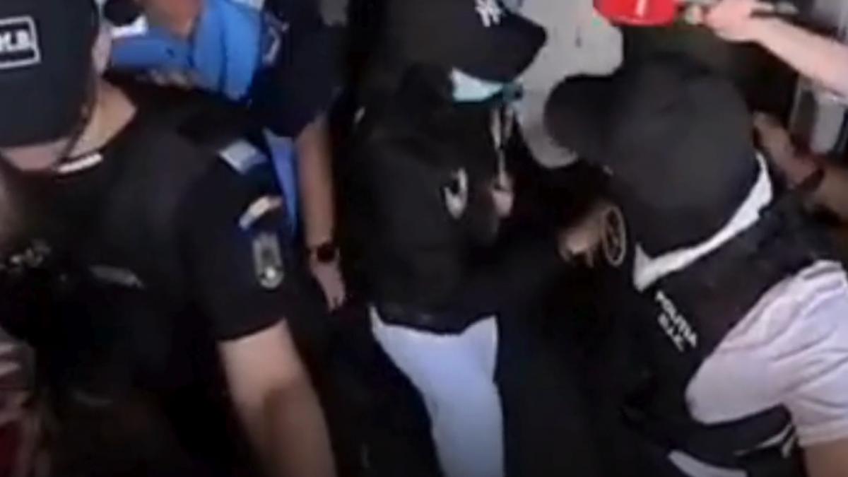 calin georgescu a petrecut prima noapte in arestul capitalei surse cu cine sta in celula si ce a facut