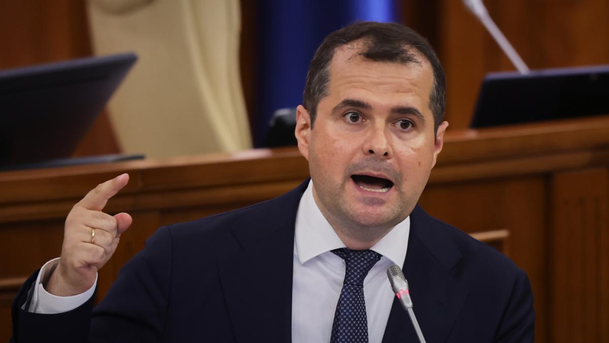 m am rugat personal de zelenski la premierul koretki si smihal premierul republicii moldova despre criza apei de pe nistru