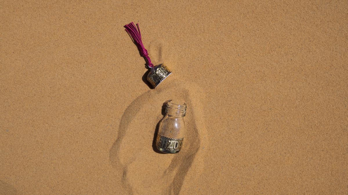 un mesaj pus intr o sticla in 1977 a fost gasit dupa aproape 50 de ani in desert cine il lasase acolo