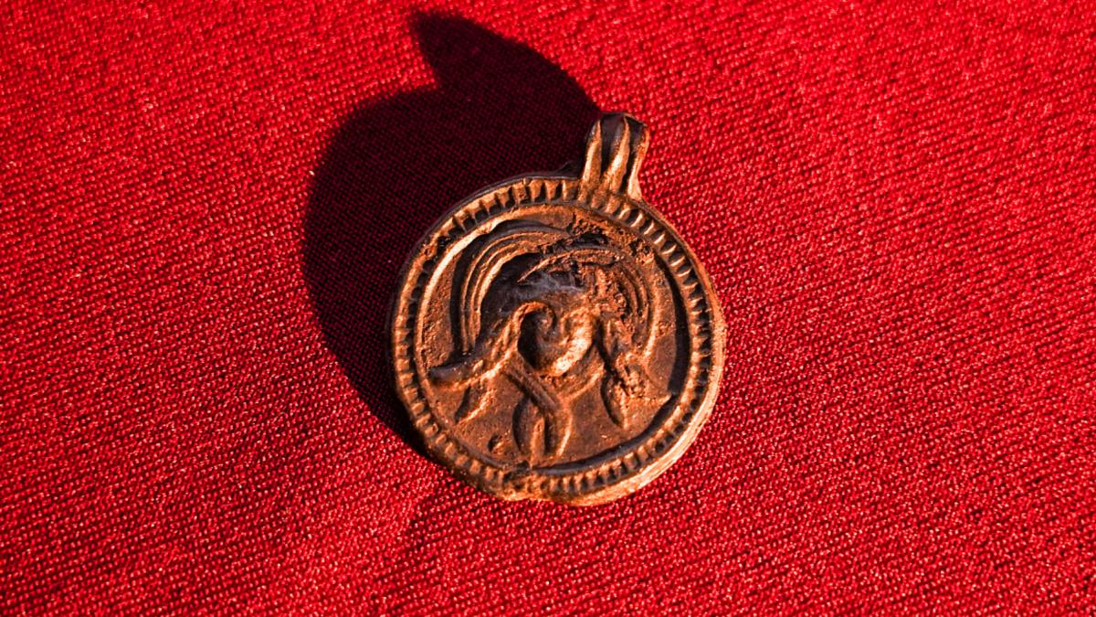 amuleta descoperire arheologica rusia moscova staraya russa septembrie 2026