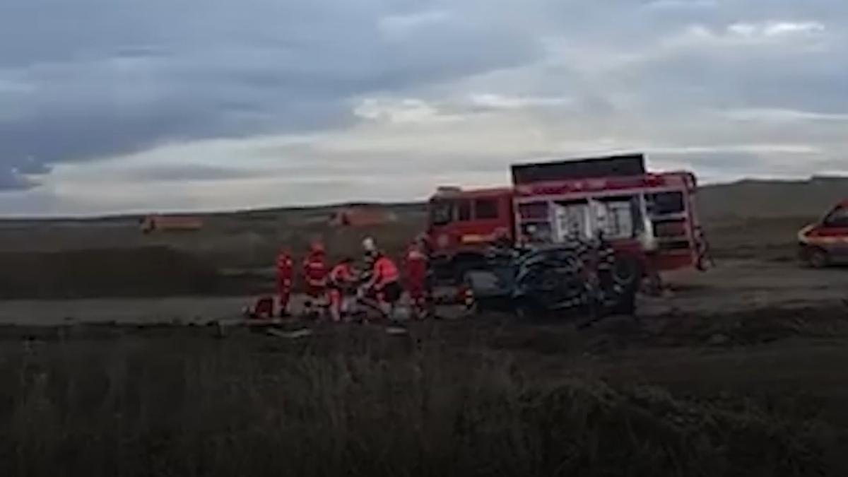 doi copii si un tanar de 21 de ani au murit dupa ce masina lor s a zdrobit la ciocnirea cu un camion in iasi la stolniceni prajescu
