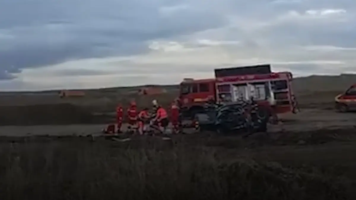 doi copii si un tanar de 21 de ani au murit dupa ce masina lor s a zdrobit la ciocnirea cu un camion in iasi la stolniceni prajescu