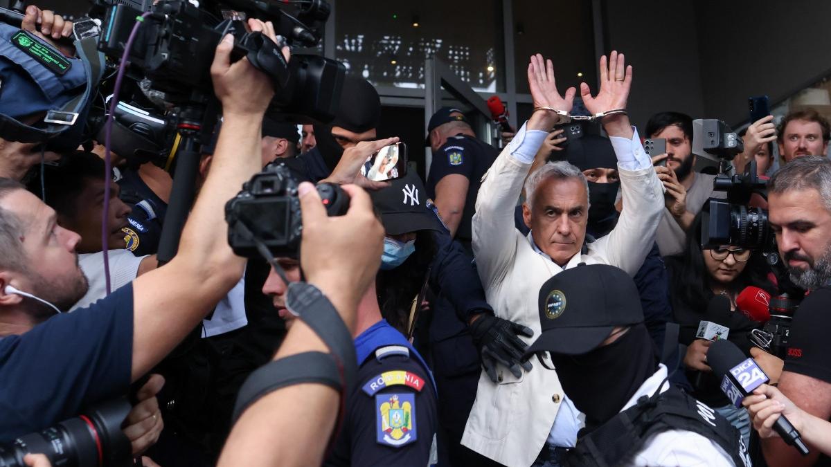 scandal in parlament de la calin georgescu intre aur usr si udmr aparati un criminal linistiti va ca aici nu e ungaria