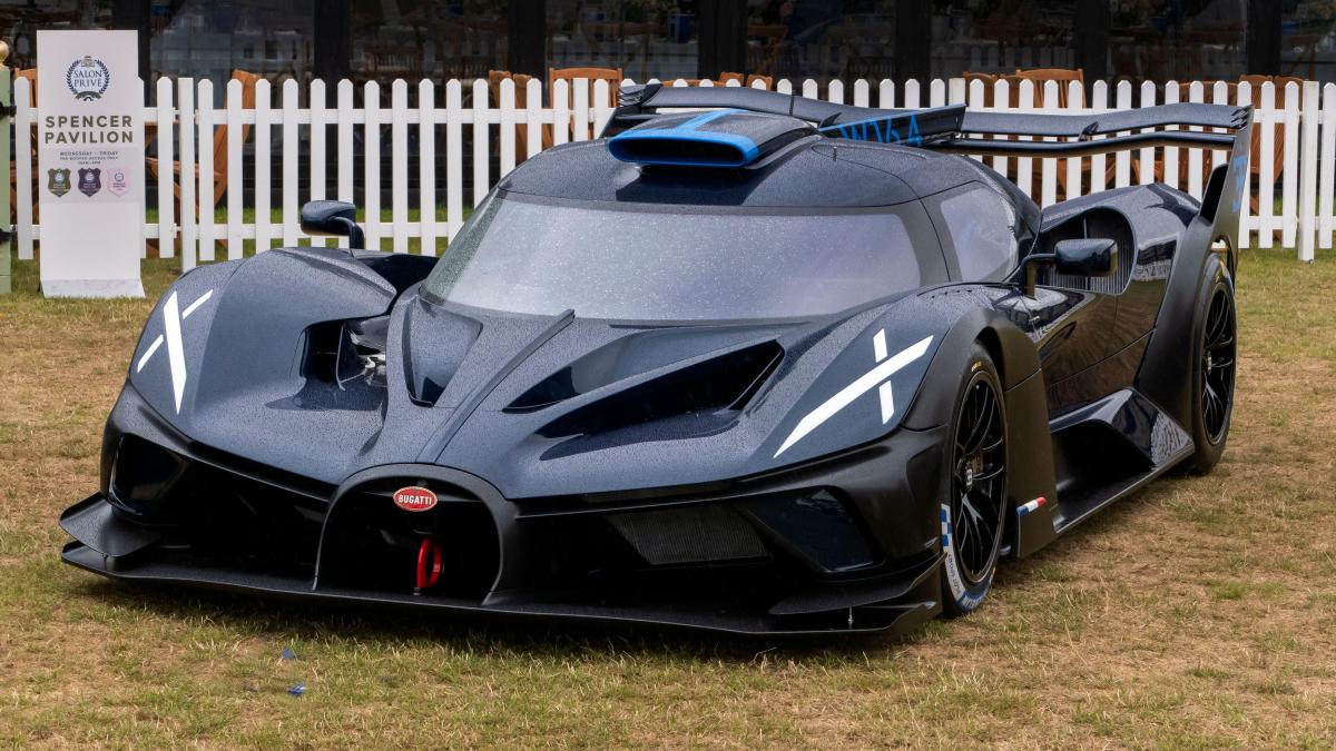 un barbat si a cumparat un bugatti de peste 4 3 milioane de euro iar cand a dechis manualul bolidului a avut parte de o surpriza