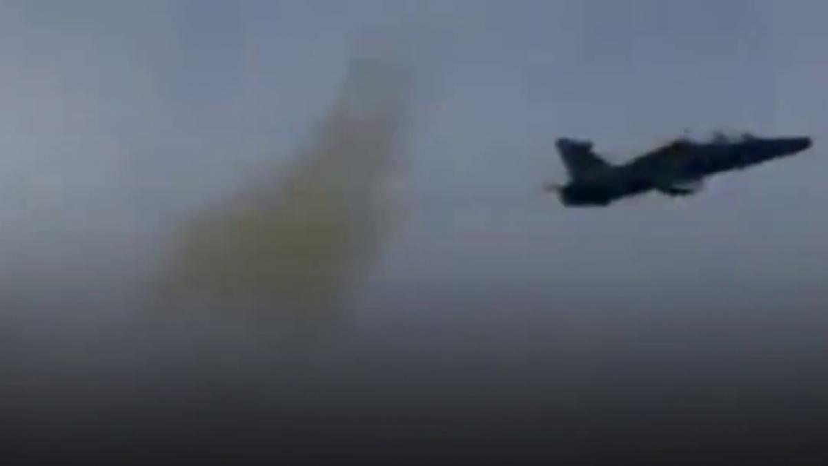 avion militar britanic prabusit la scurt timp dupa decolare cei doi piloti s au catapultat