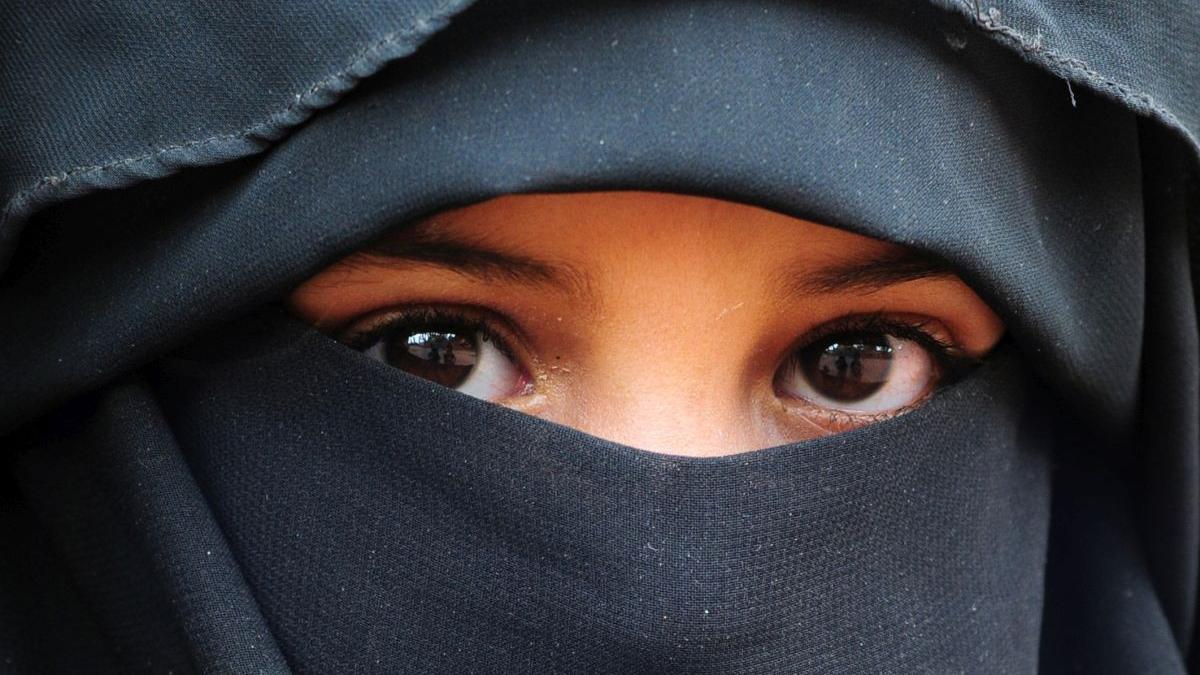 val islamic burka