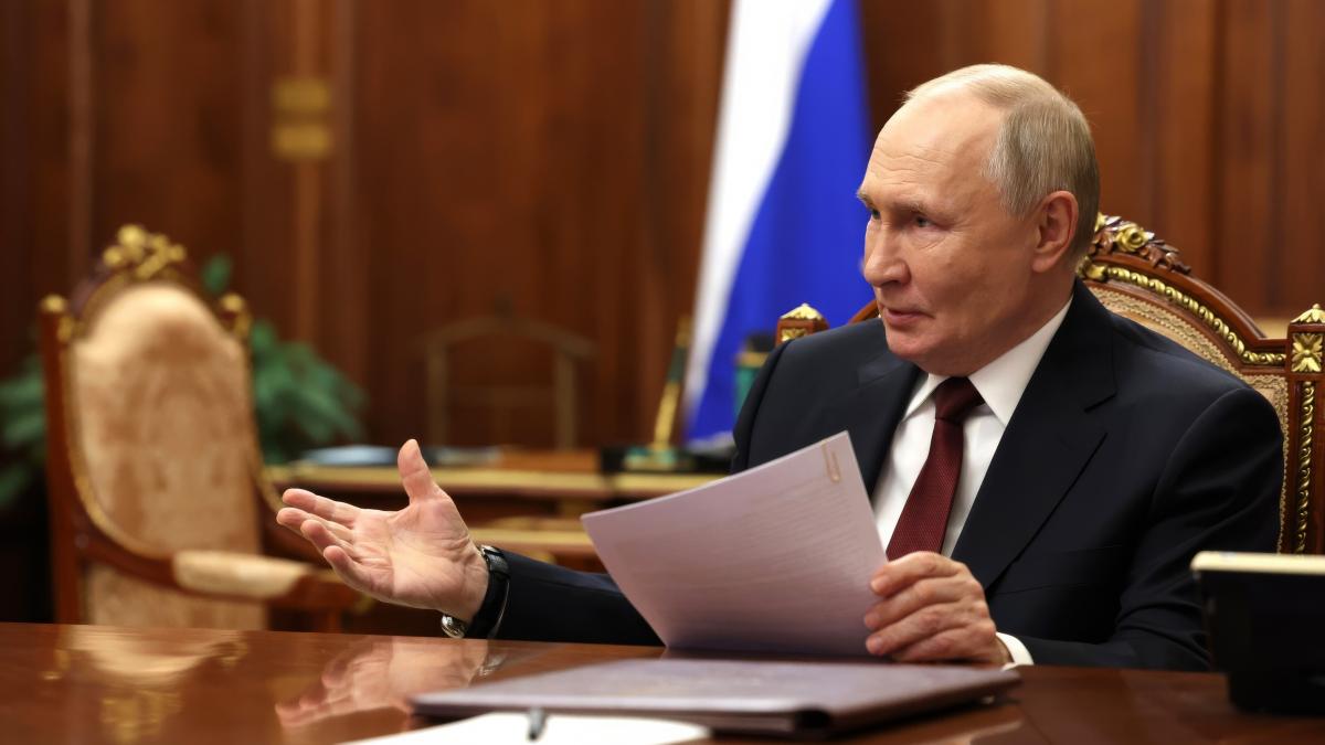 economia rusa intra in picaj rusia lui putin intra in cea mai mare recesiune din ultimii 11 ani sa investesi acum e nebunie totala