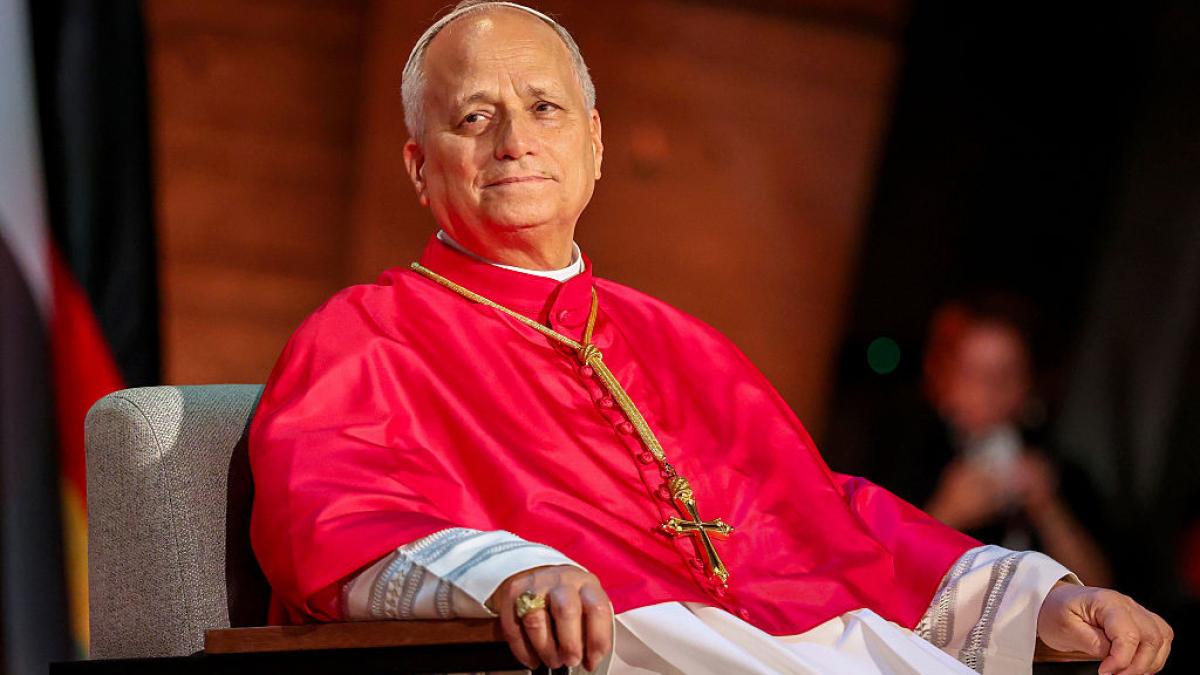 papa leon avertizeaza ca inteligenta artificiala a creat un paradis al masinilor care ne invadeaza si conditioneaza viata de zi cu zi