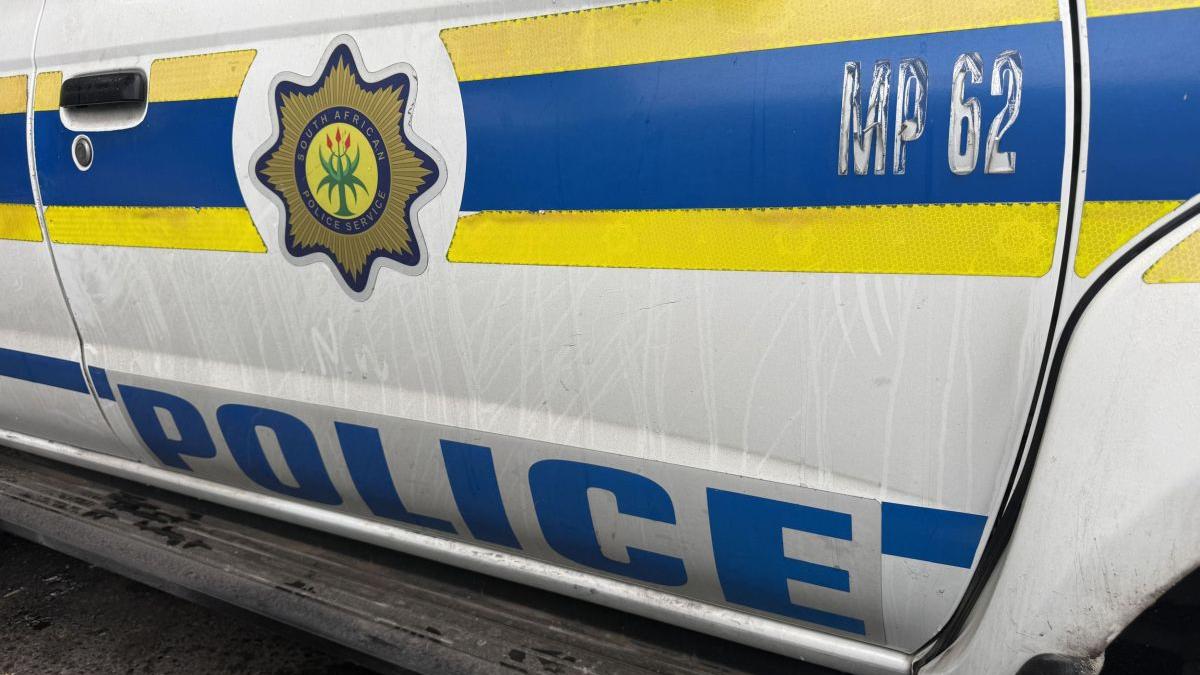 17 oameni au fost ucisi de suspecti care au deschis focul cu arme automate ak 47 in apropiere de johannesburg atacul a fost filmat