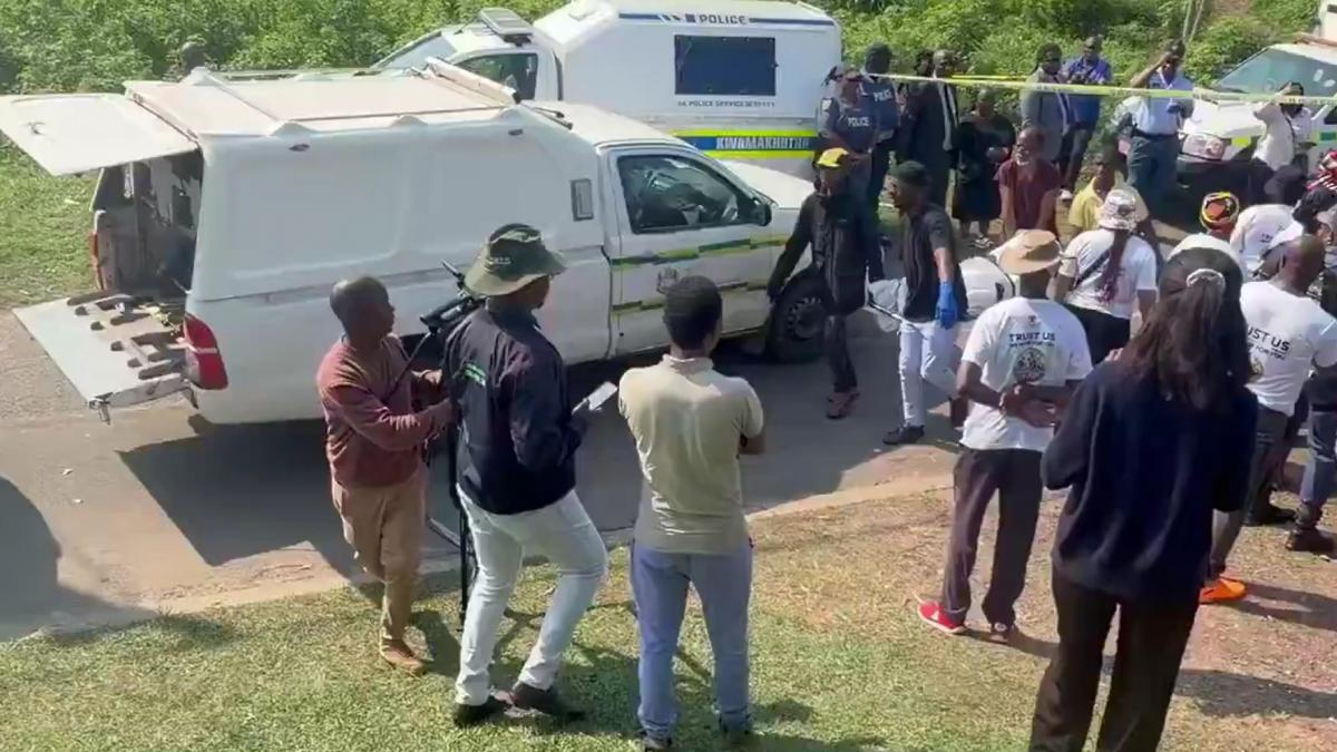 Captura imagini aftermath atac Wedela Africa de Sud 17 morti