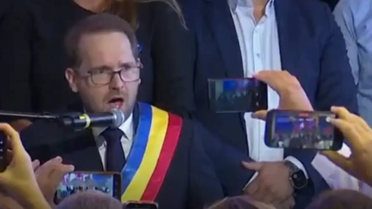 dominic fritz a organizat la timisoara o reuniune de adio a tinut un discurs si a cantat la orga