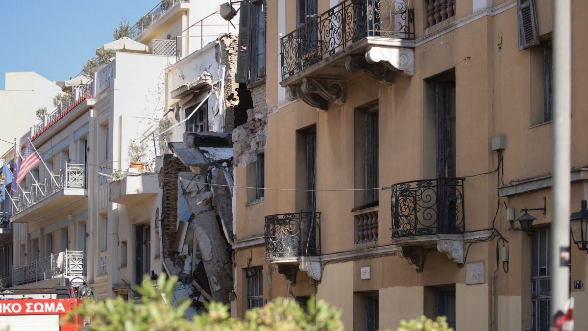 patru americani au murit in cladirea care a sarit in aer la atena autoritatile au anuntat bilantul victimelor