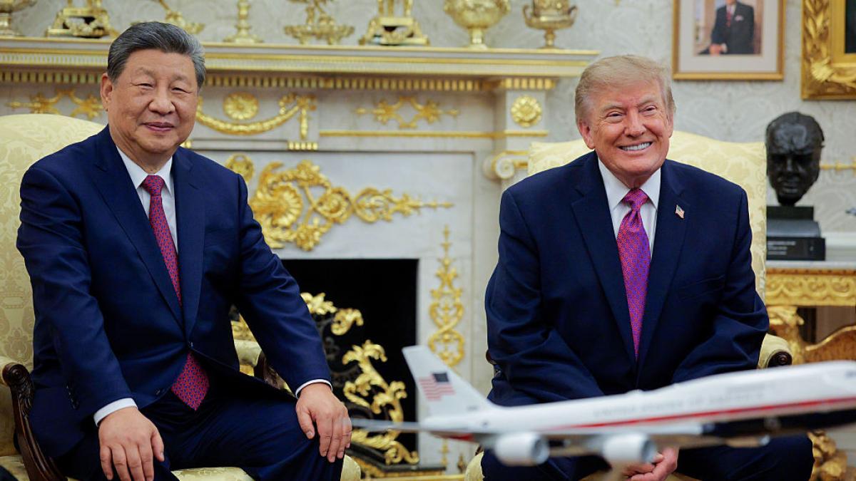 casa alba neaga orice plan de a vinde armament chinei dupa ce trump i ar fi facut o oferta lui xi jinping la washington