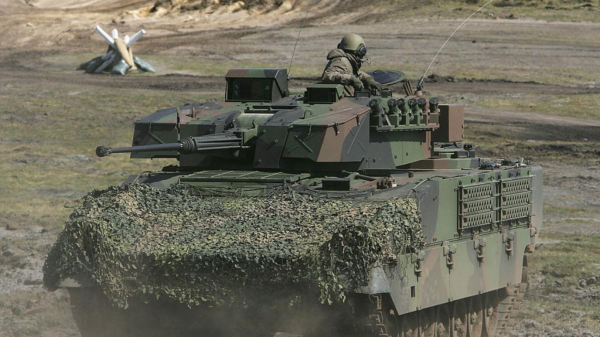 Tanc cu camuflaj