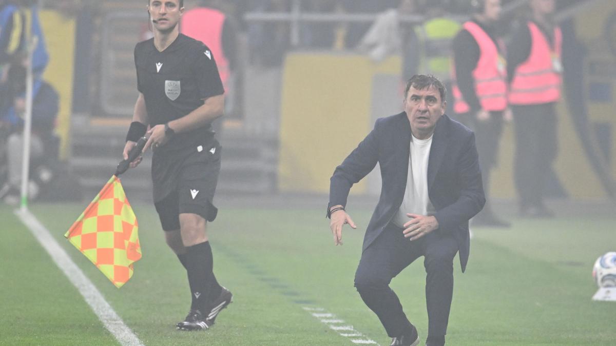 dezastru pentru romania in prima repriza a meciului cu bosnia si hertegovina la pauza oaspetii conduc cu 3 1 pe arena nationala
