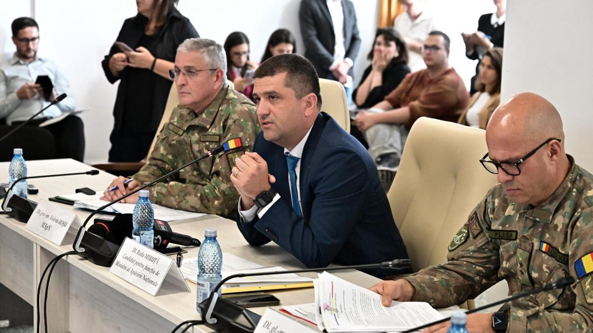 radu miruta a mers cu trei generali la audierile din parlament nu trebuia sa faca asa ceva