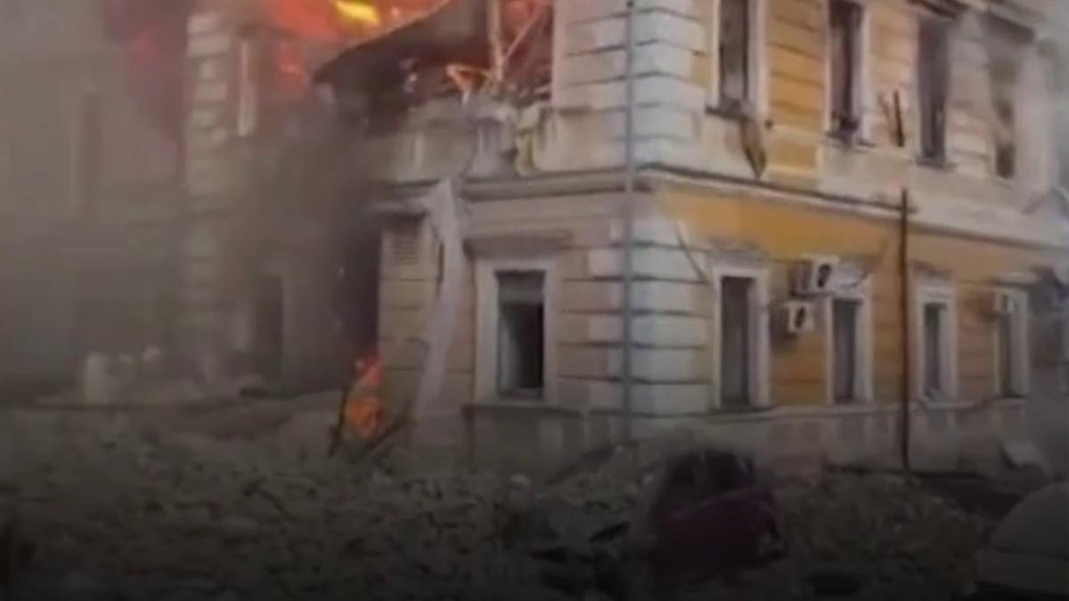 academia nationala de stiinte din kiev in flacari dupa un atac rusesc cu drone