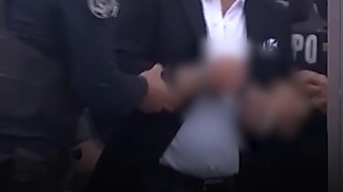 calin georgescu a fost luat de politie de acasa si dus in arest va sta acolo 30 de zile