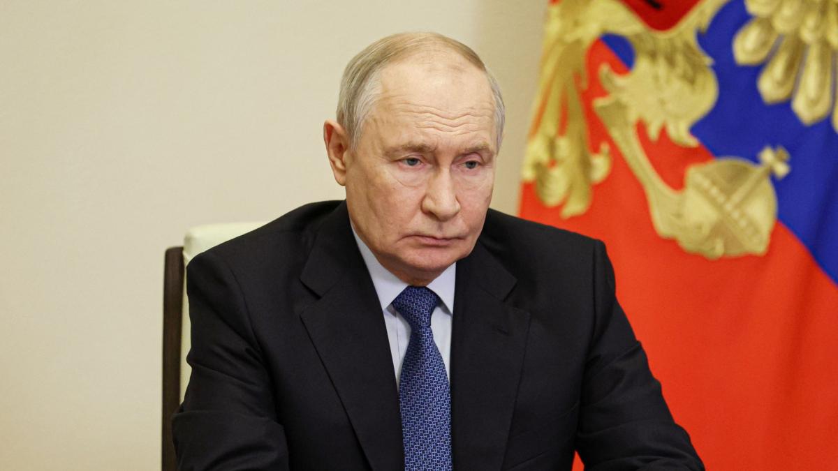 directorul cia i a spus lui putin in timpul unei vizite la moscova ca rusia va suferi un colaps economic asemanator urss ului