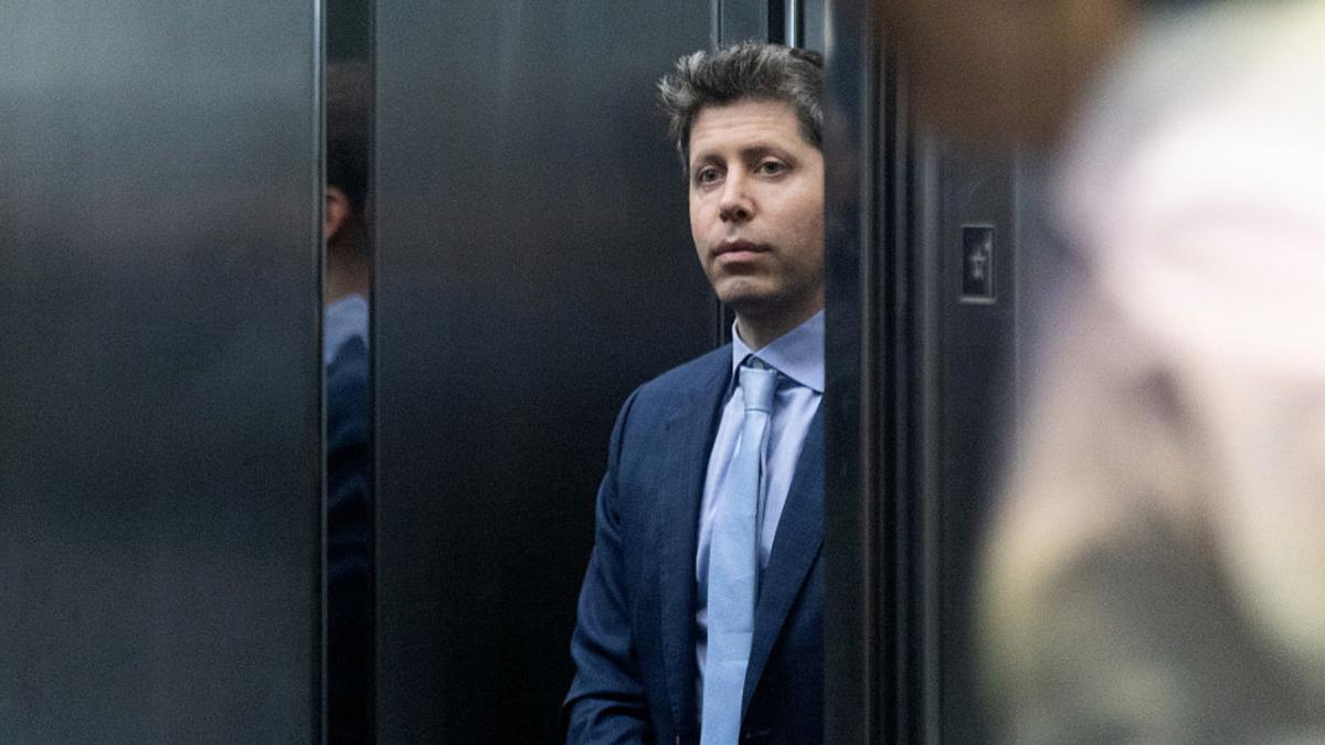 director general ceo openai sam altman aprilie 2026