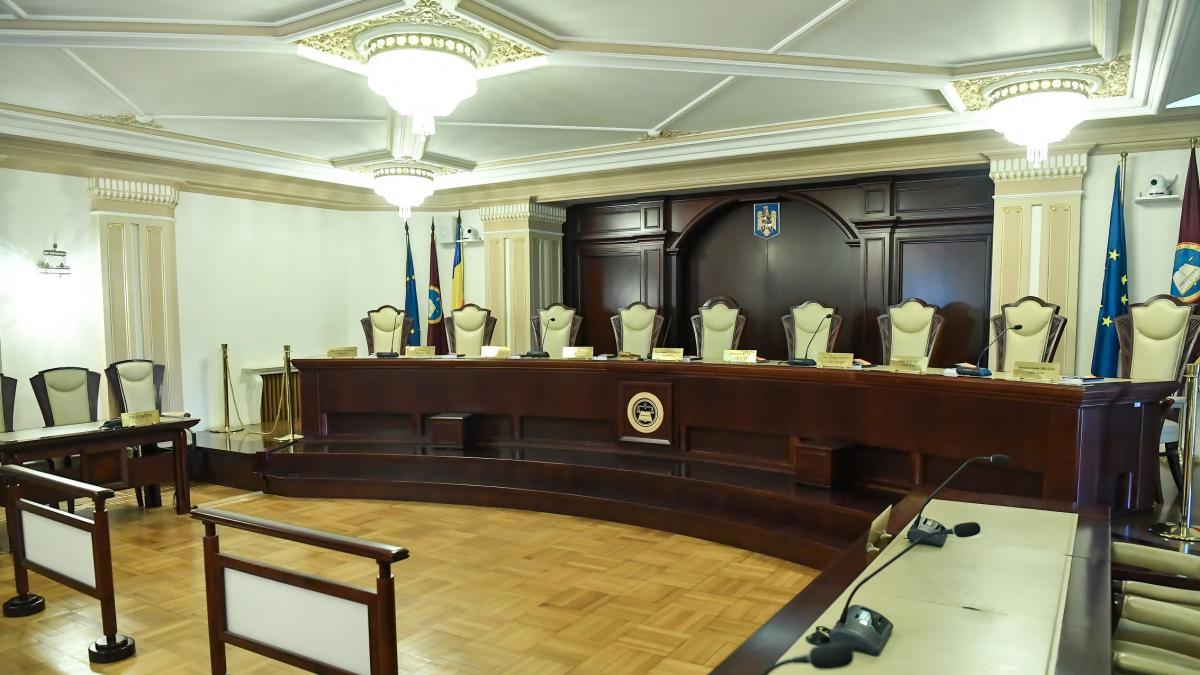 Imagine cu sala de sedinte a Curtii Constitutionale a Romaniei (CCR).