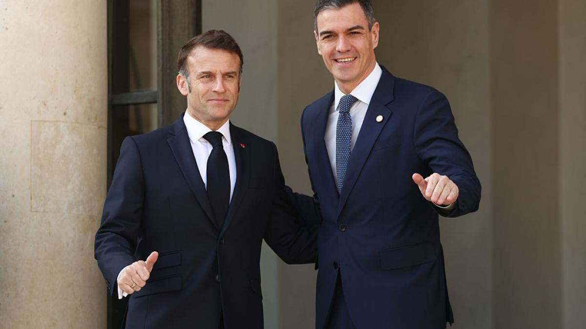 pedro sanchez si emmanuel macron se declara incantati de posibilitatea revenirii marii britanii in ue i am primi cu bratele deschise