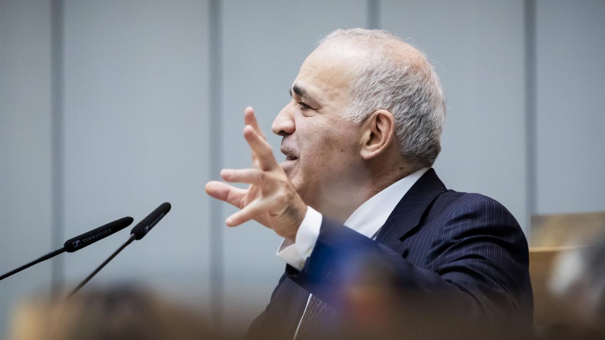 putin ar fi ordonat asasinarea lui garry kasparov in sua marele campion a fost pus sub protectie speciala