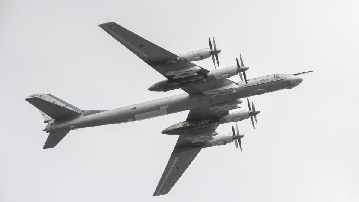 rusia a pierdut un bombardier strategic tu 95 de neinlocuit capabil sa transporte arme nucleare in timpul unui zbor de antrenament