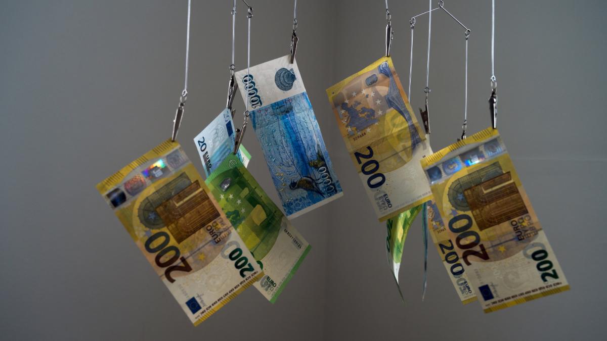 bancnote coroane islanda euro carlige pescuit