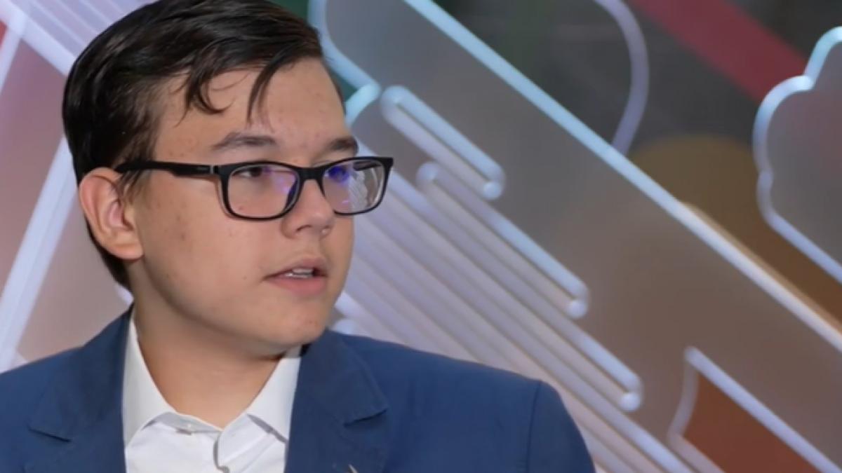 mihnea are 16 ani si e printre cei mai buni din lume la inteligenta artificiala in romania avem foarte multe resurse pentru ai