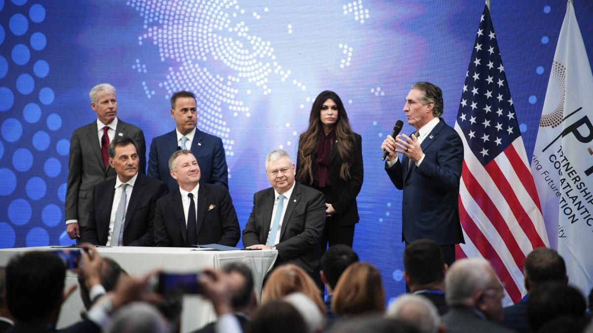nova power gas sustine ca a semnat memorandumul de la atena pentru gnl la invitatia liberalului cristian busoi