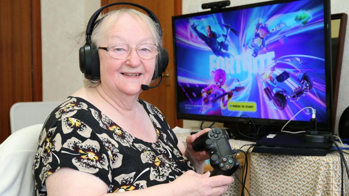 bunica de 78 de ani care joaca fortnite si are zeci de mii de urmaritori a intrat in cartea recordurilor