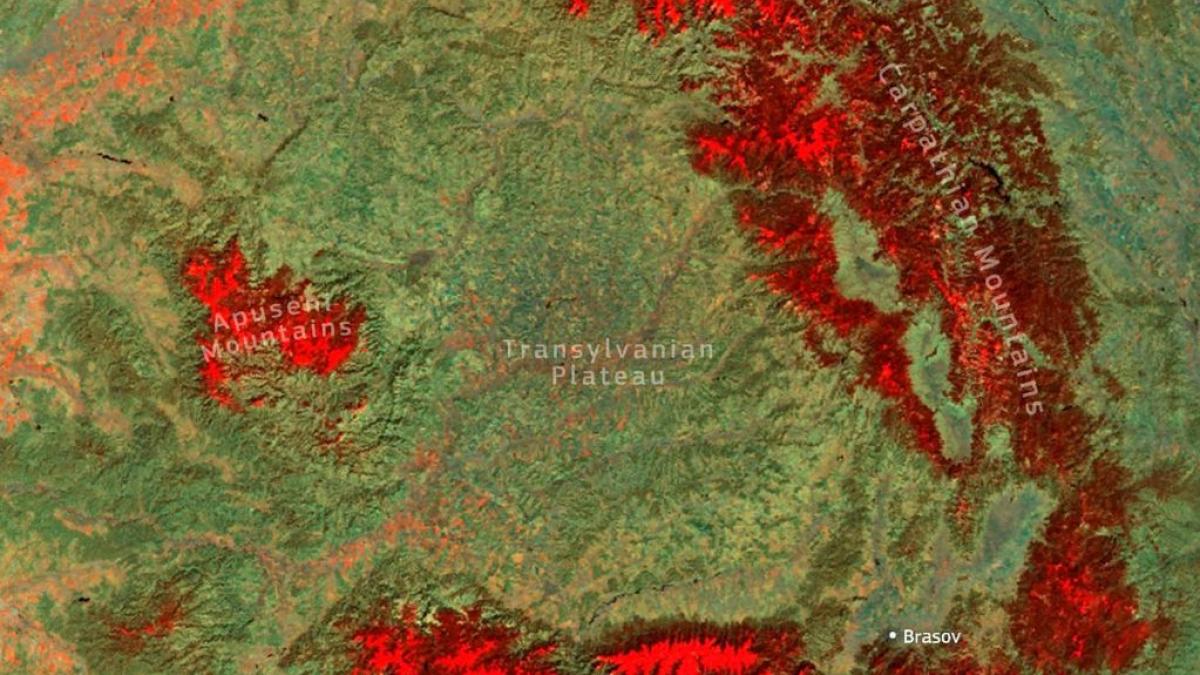 cum se vede din spatiu zapada asternuta peste muntii romaniei imagine spectaculoasa surprinsa de satelitul copernicus