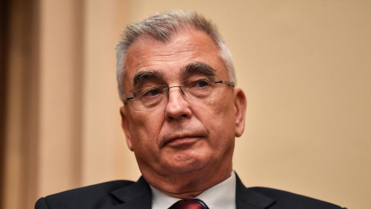 politician roman