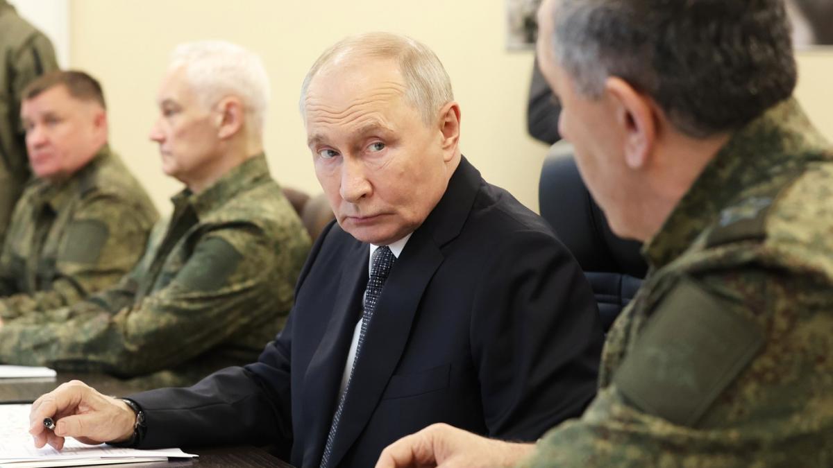 putin pregateste un buget pentru razboi fara sfarsit cheltuielile rusiei in razboiul din ucraina se apropie de un trilion de dolari