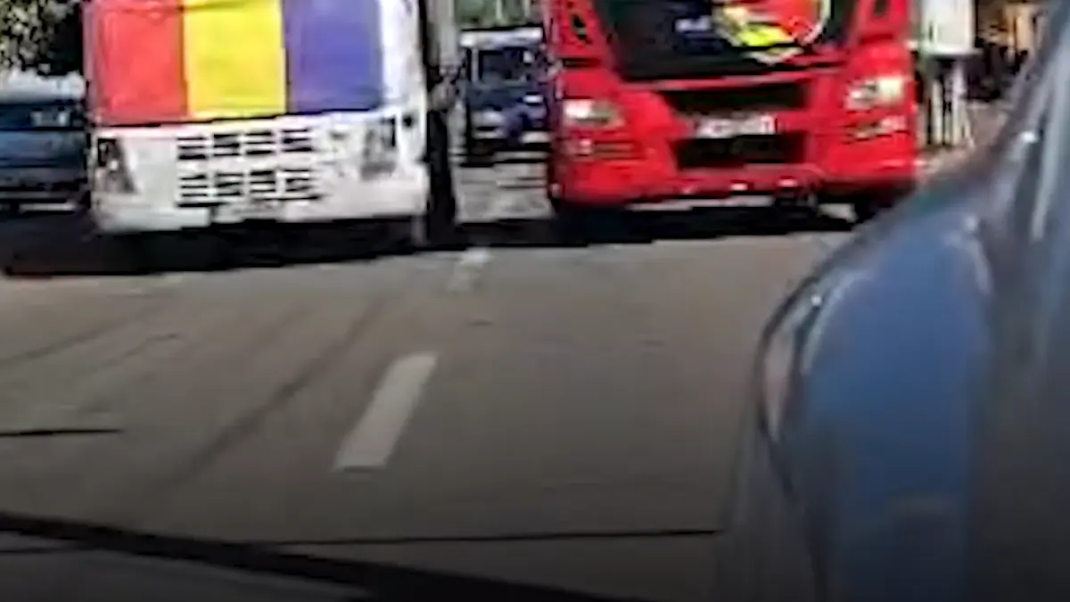 soferii nemultumiti de taxa tollro marsaluiesc cu camioanele pe centura orasului targu jiu